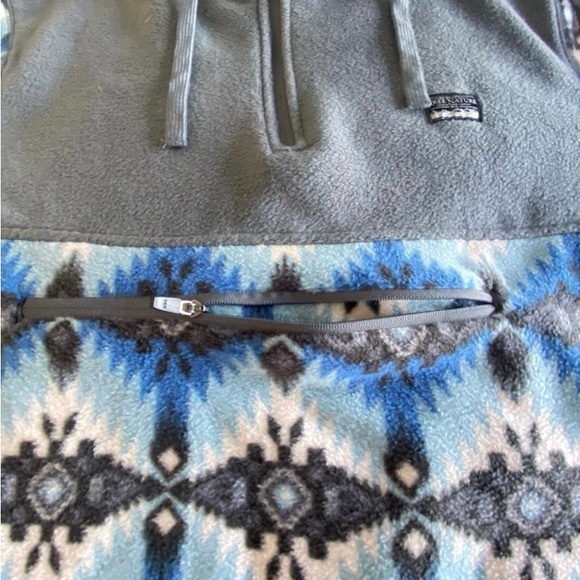 Free Nature 1/4 zip pullover - Picture 5 of 5